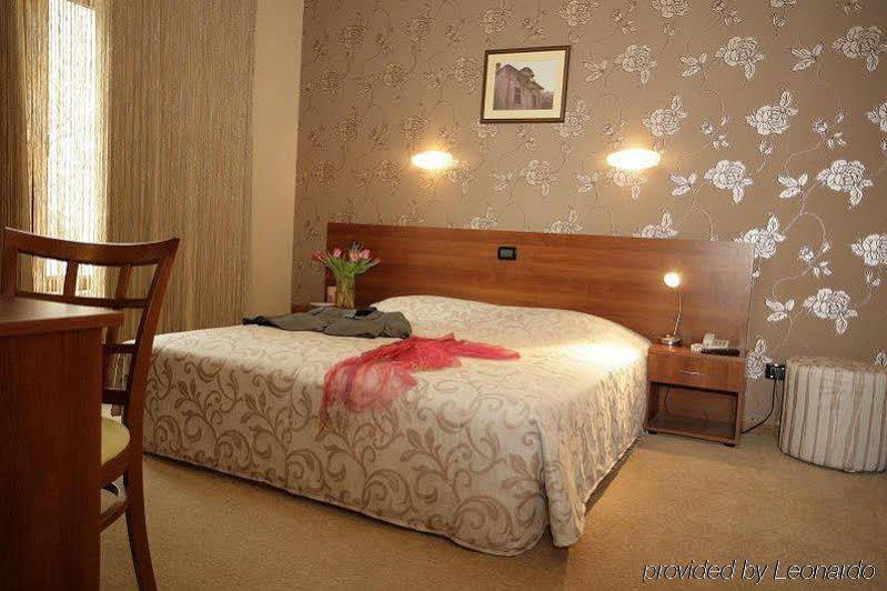 Uniqato Hotel Stara Zagora Esterno foto